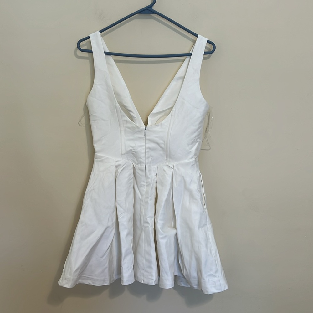 Showpo Yara White Plunge corset front V waist Fit & Flare Mini Dress size 6 NEW - Picture 12 of 16